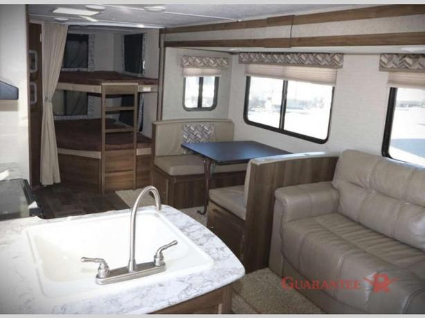 Used 2018 Keystone RV Bullet 272BHS image 6