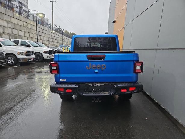 2020 Jeep Gladiator Rubicon 4x4 | No Reported Accidents! image 5