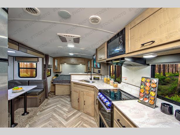 Used 2022 Cruiser Shadow Cruiser 225RBS image 4