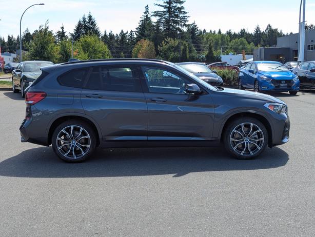 2021 BMW X1 xDrive28i - No Accidents, Sunroof, NAV, AWD image 5