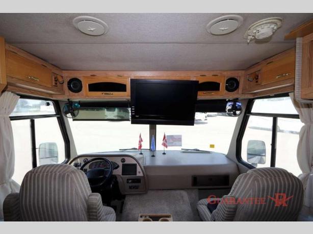 Used 1999 Georgie Boy Cruise Master 3515 image 8