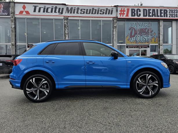 2021 Audi Q3 Technik- Black Optics, S Line, No Accidents image 4