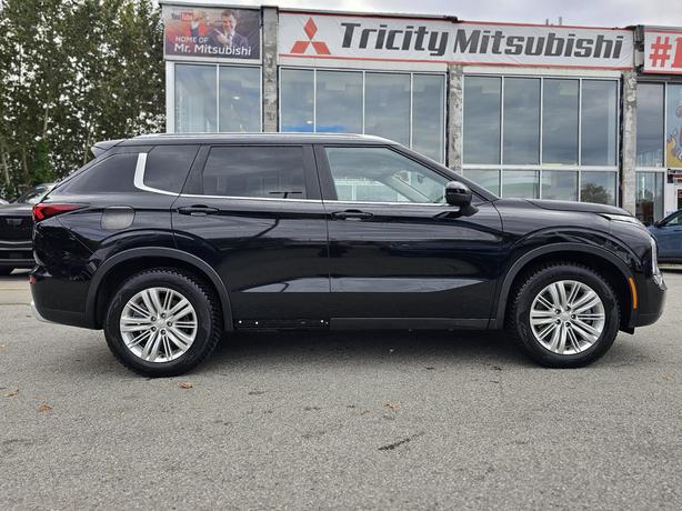 2022 Mitsubishi Outlander SE - Heated Steering Wheel, Power Liftgate image 4