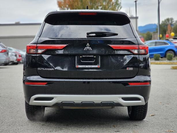 2022 Mitsubishi Outlander SE - Heated Steering Wheel, Power Liftgate image 6