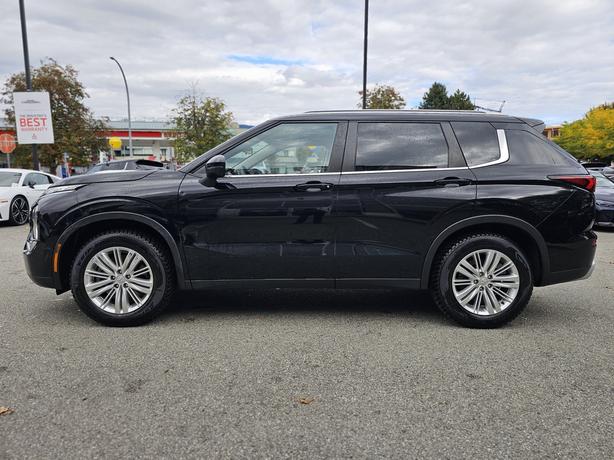 2022 Mitsubishi Outlander SE - Heated Steering Wheel, Power Liftgate image 8