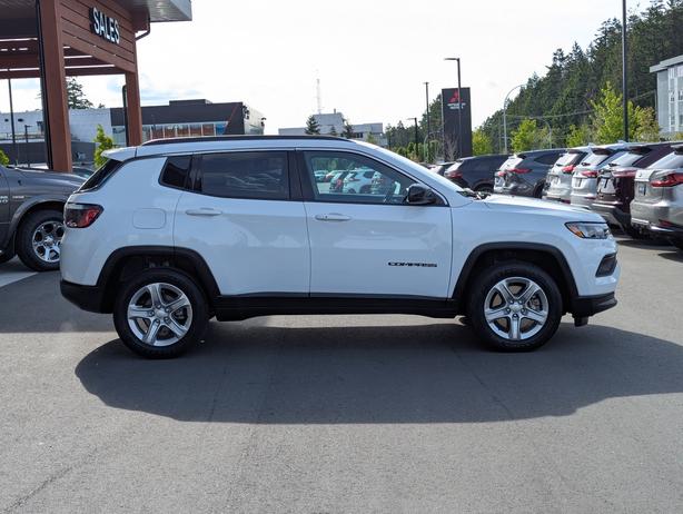 2024 Jeep Compass North - No Accidents, 4x4, Heated Seats image 5