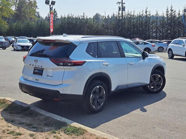 2024 Nissan Rogue SV - Heated Seats, Heated Wheel, Moonroof image 6