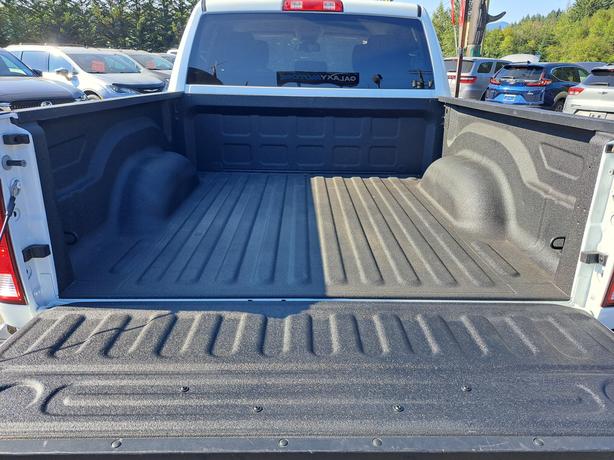 2022 Ram 1500 Classic - 4WD, Heated Seats, Heated Wheel image 8