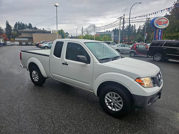 2017 Nissan  Frontier SV image 1