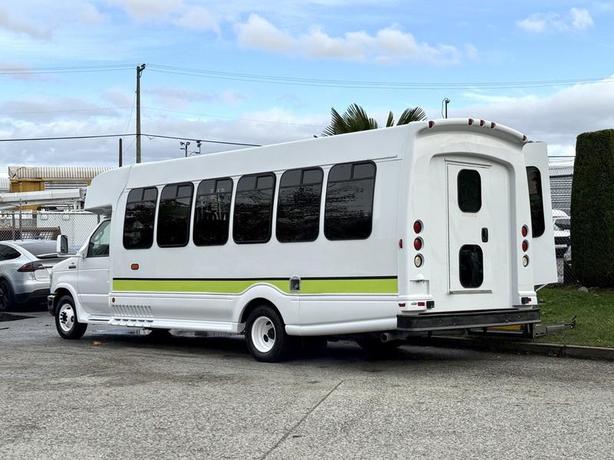 2009 Ford Econoline E-450 13 Passenger Diesel Bus with Wheelchair Lift image 7