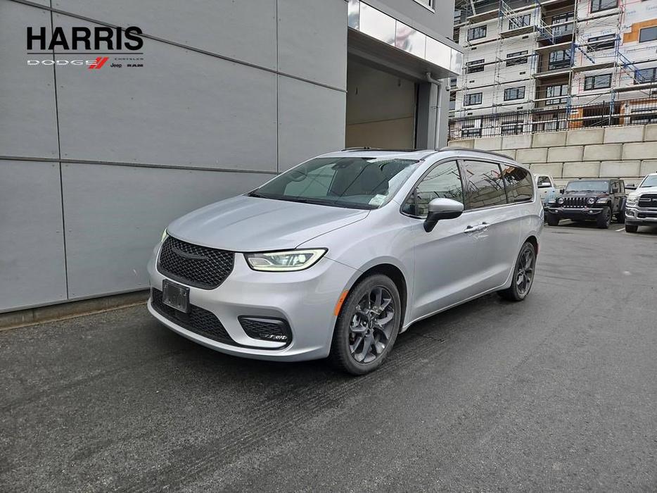 2023 Chrysler Pacifica Touring L | Full Sunroof | Heated Seats! display photo