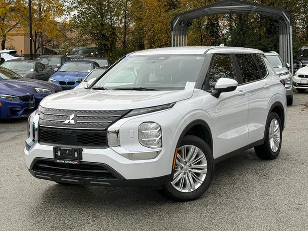 2024 Mitsubishi Outlander ES S-AWC image 2