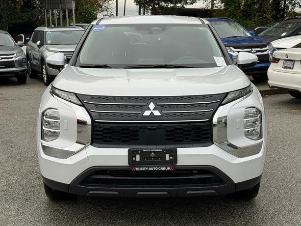 2024 Mitsubishi Outlander ES S-AWC image 3