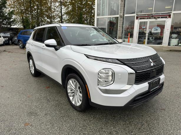 2024 Mitsubishi Outlander ES S-AWC image 4