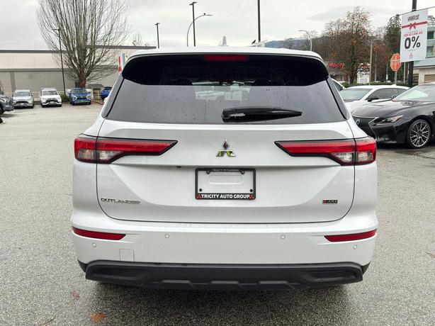 2024 Mitsubishi Outlander ES S-AWC image 7