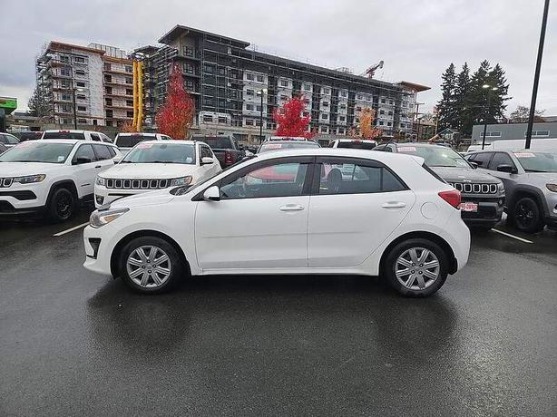 2022 Kia Rio5 image 3