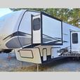 Used 2022 Dutchmen RV Astoria 3603LFP thumbnail image 2