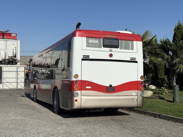 2016 Grande West Vicinity 25-Passenger Diesel Kneeling Bus with Wheelchair Ramp image 7