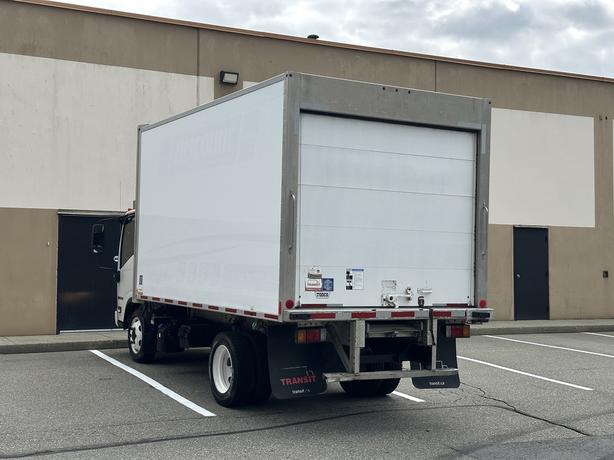 2019 Isuzu NRR image 6