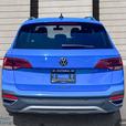 2022 Volkswagen Taos Comfortline TOUCH-SCREEN DISPLAY WITH APPLE CARPLAY! HEATED thumbnail image 5