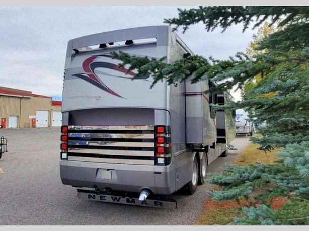 Used 2011 Newmar Mountainaire 4333 image 6