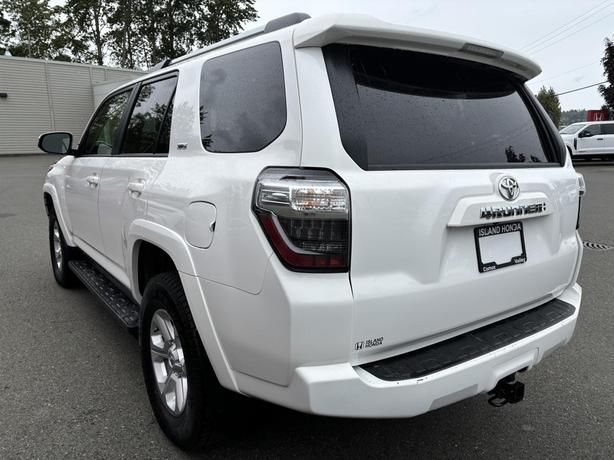 2023 Toyota 4Runner Base image 5
