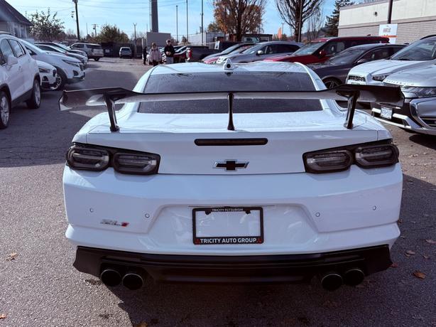 2022 Chevrolet Camaro ZL1 - 1LE Package, No Accidents image 7