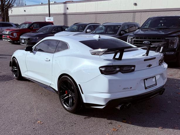 2022 Chevrolet Camaro ZL1 - 1LE Package, No Accidents image 8