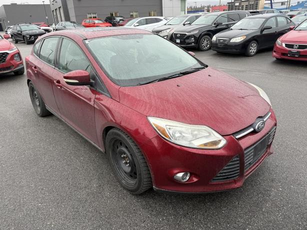 2013 Ford Focus SE ! POWER OPTIONS! LOW KMS! image 1