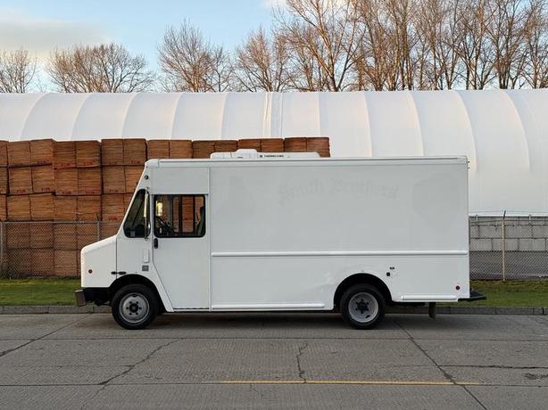 2017 Freightliner M Line MT45 Thermo King Reefer 14 Foot Step Van image 6