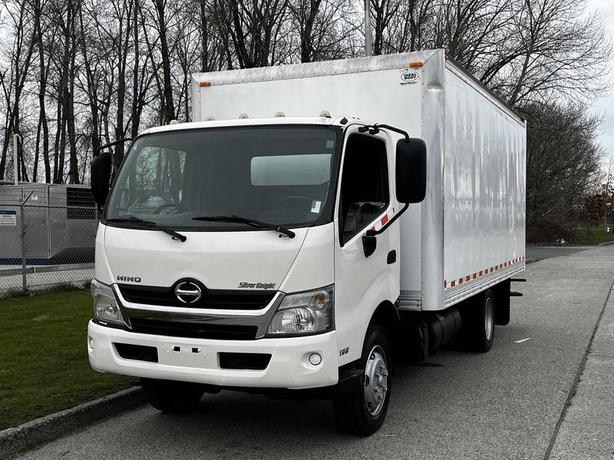 2013 Hino 195 Silver Knight 16 Foot Cube Van Diesel image 4