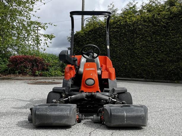 2015 Jacobsen Eclipse 322 3WD Mower image 4