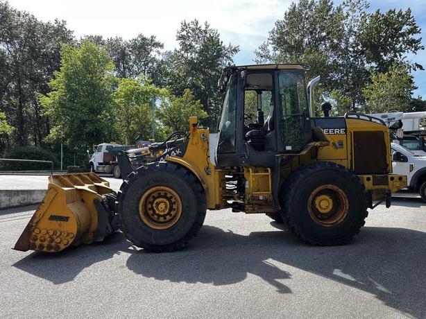 2010 John Deere 444K Z-Bar Front End Loader with 2.5 Yard Bucket Diesel image 6
