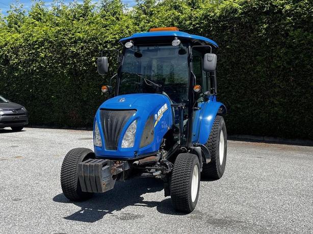 2018 New Holland Boomer 45 Farm Tractor 4WD Diesel image 3