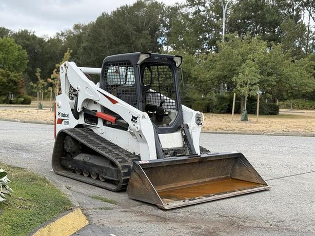 2017 Bobcat T740 Skid Steer Loader image 1