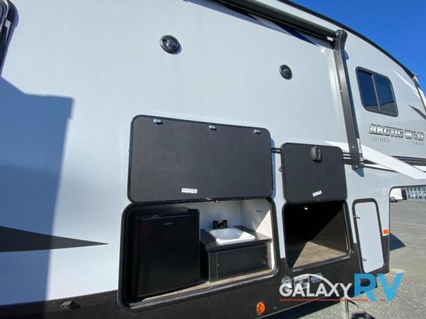 Used 2022 Forest River RV Arctic Wolf 327MB image 3