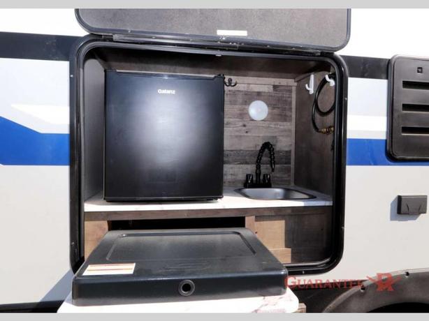Used 2021 Venture RV SportTrek ST271VMB image 7