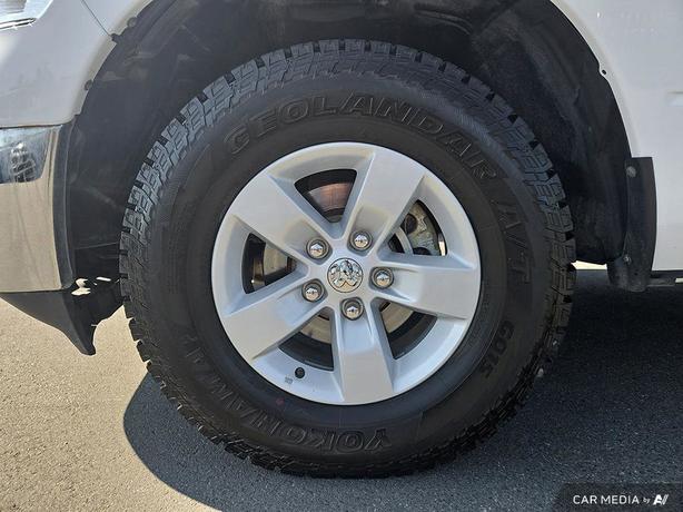 2022 RAM 1500 Classic SLT 4x4 Crew Cab 5'7 Box | Bluetooth Connectivity! image 6