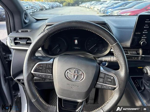 2022 Toyota Sienna Xle Woodland Edition LANE TRACING! RADAR CRUISE! image 6