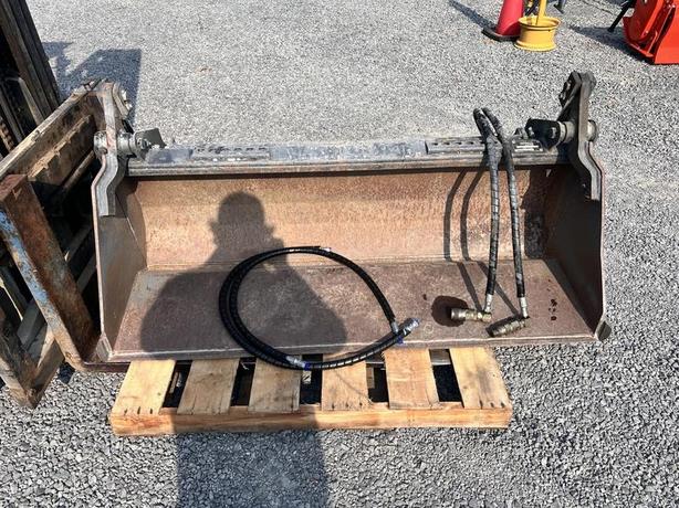 1985 Melroe Company 4 in 1 Bucket image 4