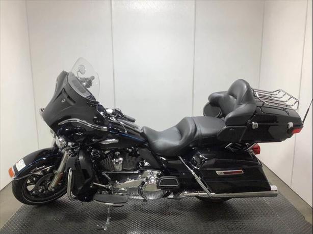 2018 Harley-Davidson FLHTK Shrine Ultra Limited Motorcycle image 3