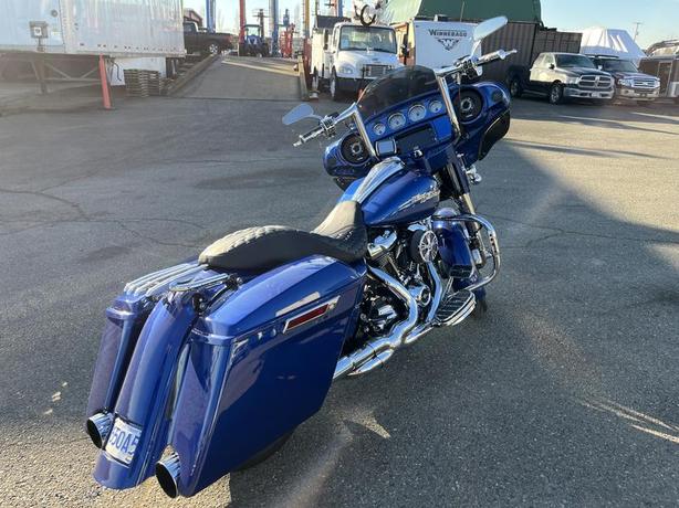 2017 Harley-Davidson FLHXS Street Glide Motorcycle image 3