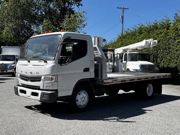 2013 Mitsubishi Fuso FE160 14-Foot Flatdeck Diesel image 5