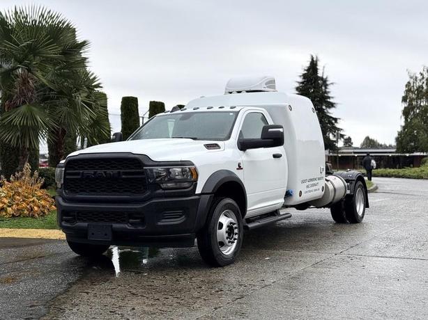 2024 RAM 5500 Highway Tractor with Sleeper and Air-Assisted Fifth Wheel image 4