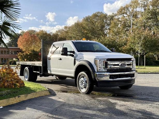 2019 Ford F-550 XLT 4X4 12-Foot Flat Deck Truck image 1