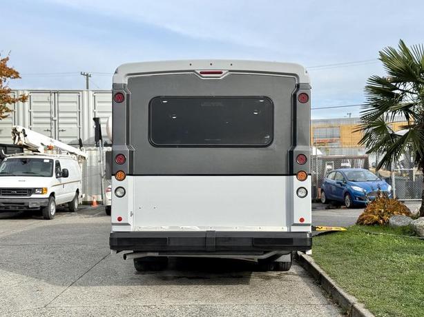 2019 Chevrolet Express 4500 22-Passenger Bus with Wheelchair Ramp image 8