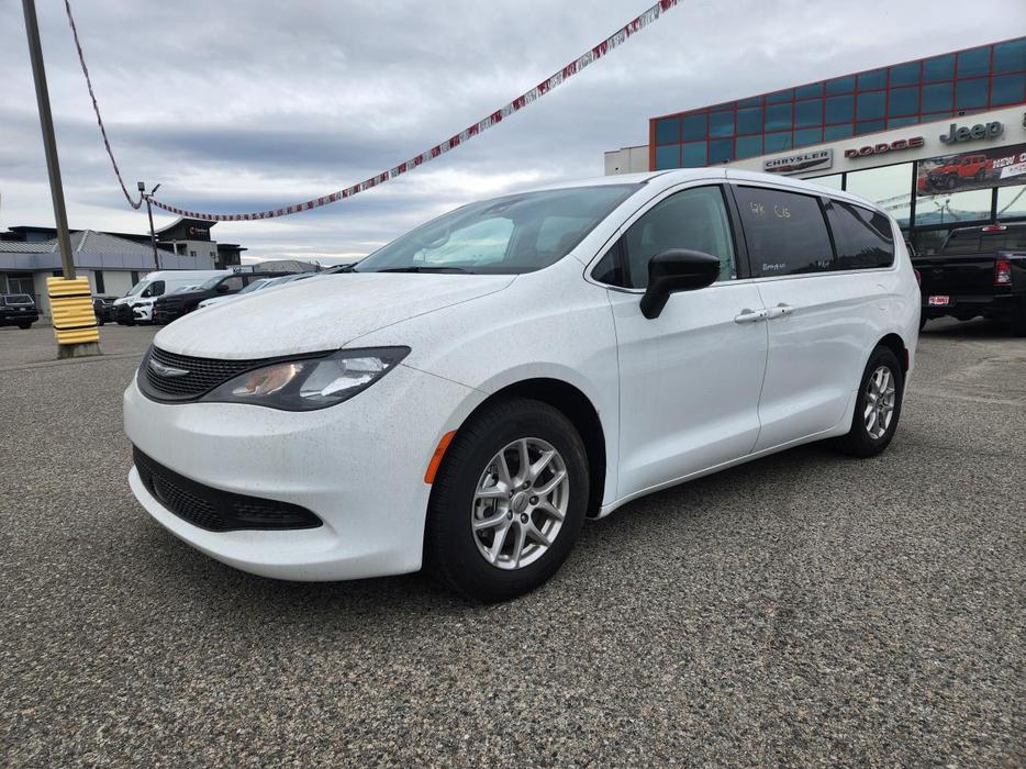 2024 Chrysler Grand Caravan SXT | Stow 'n Go Seats | Remote Start | Power Liftga display photo