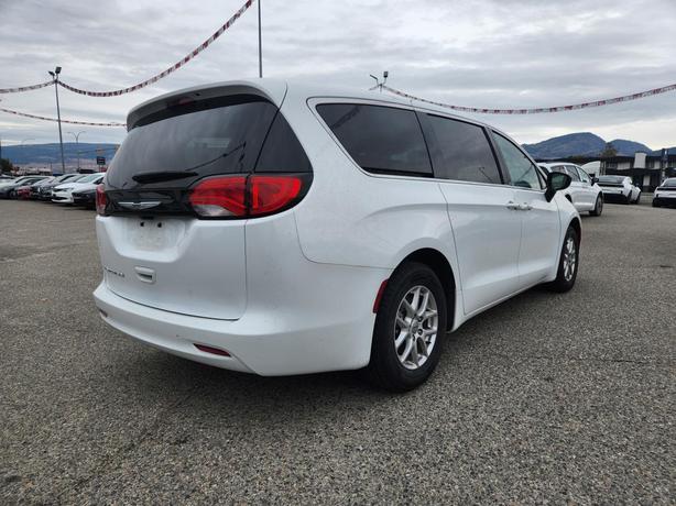 2024 Chrysler Grand Caravan SXT | Stow 'n Go Seats | Remote Start | Power Liftga image 3