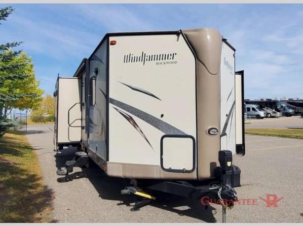Used 2016 Forest River RV Rockwood Wind Jammer 3025W image 1