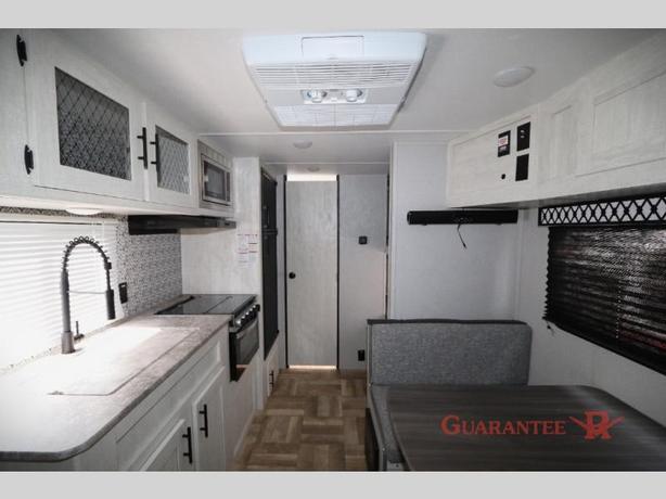 Used 2022 Shasta RVs Shasta 18BH image 7